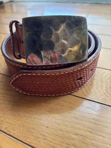 선착순 새상품급 두툼한 사탕색 브라운 뜨개질풍 버클 가죽 벨트