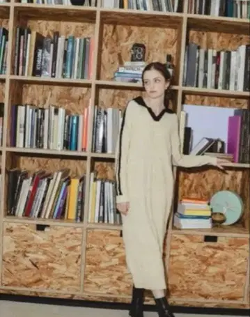 피누에 부클레 카라 니트 원피스