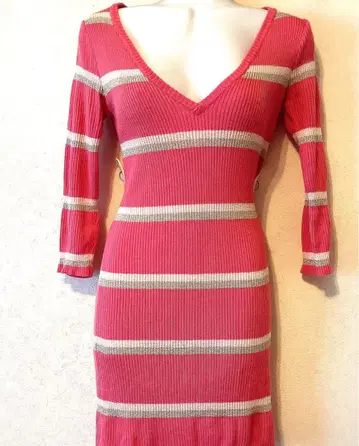 리브 핑크 스트라이프 V넥 원피스