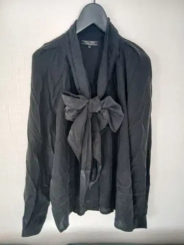 듀얼 뷰 실크 리본 블라우스