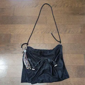 완판템 니코앤드 오리지널 메쉬 드로스트 숄더백