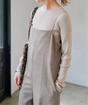 워셔블 크루넥 리브 니트 스픽 앤 스팬