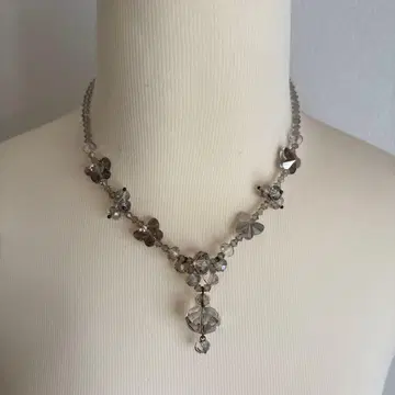 나비와 꽃 크리스탈 비즈 목걸이