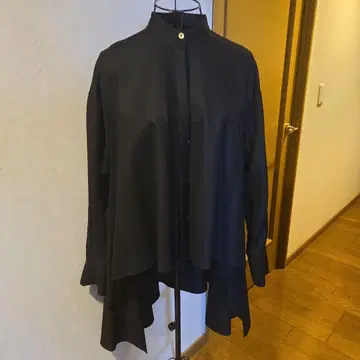 LE PHIL 블랙 긴팔 상의