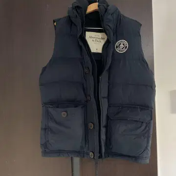 Abercrombie & Fitch 네이비 다운 베스트 M