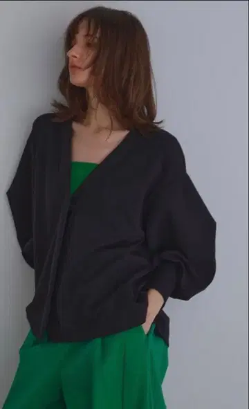 새상품 루피 폼 가디건 ADORE