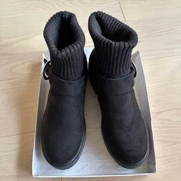 통굽 삭스 스타일 숏부츠 블랙