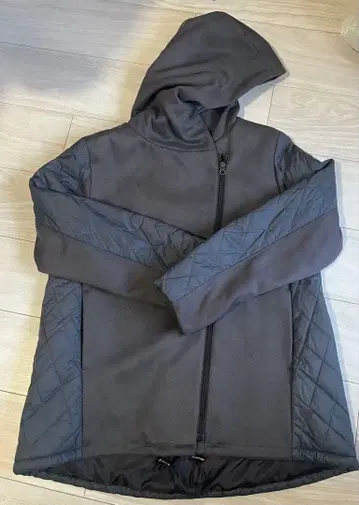 다크 그레이 후드 부착 집업 자켓