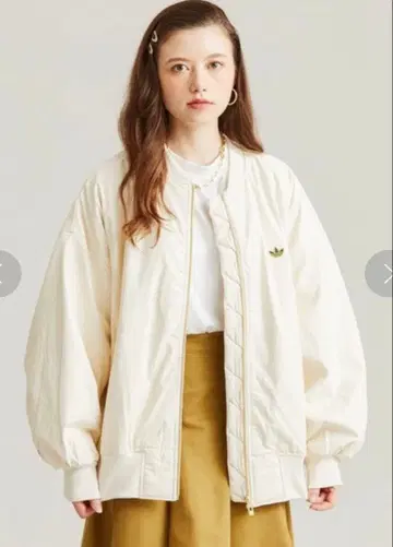 아디다스 MA-1 자켓 베이지