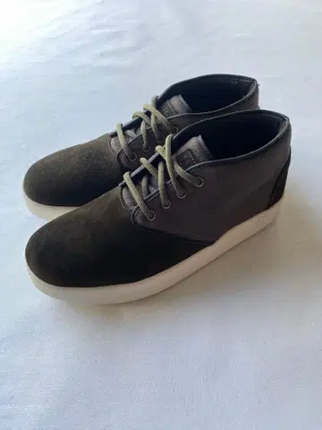 미사용 새상품 AREth BULIT 스니커즈