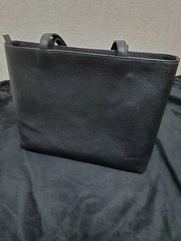 매우 좋은 상태! HushTug 가죽 토트 블랙