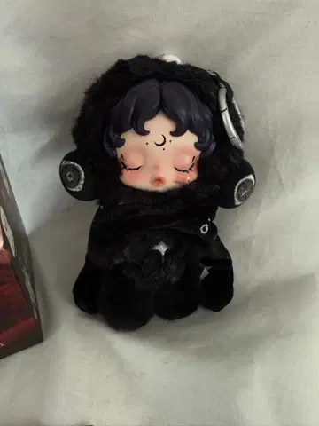 POPMART SKULLPANDA You Found Me!darkness