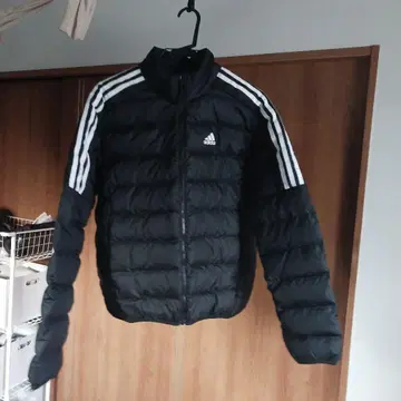 adidas 블랙 다운 자켓 L 사이즈