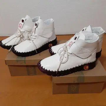 화이트 하이컷 부츠 퍼 포함