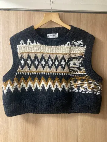 MACHATT 노르딕 무늬 니트 베스트
