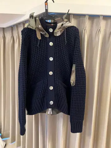 사카이 x kaws 가디건 2021 AW