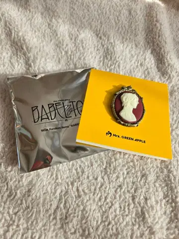 바벨탑 랜덤 가챠 빨간색 핑 배지