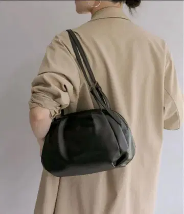 미사용급 이아파피요네 콜론 보스턴 백 블랙 소가죽 블랙 완판템