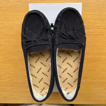 미네통카 모카신 다크 네이비 사이즈 7 (24.0cm)