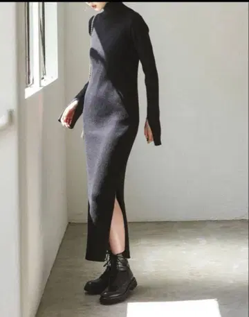 Noble 내로우 타이 슬릿 원피스 블랙