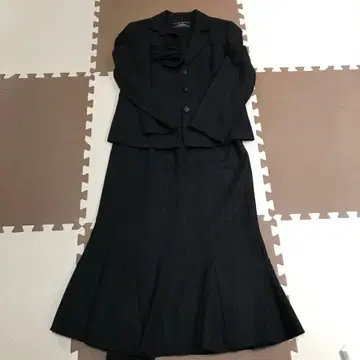 새상품급 레리안 블랙 플레어 스커트 셋업