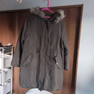 [ 허니즈 ] 2way 오샤레 카키 후드 부착 리버서블 모즈 코트