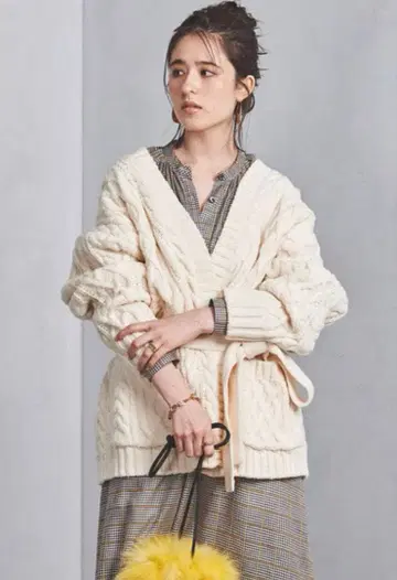 케이블 니트 가디건 벨트 포함