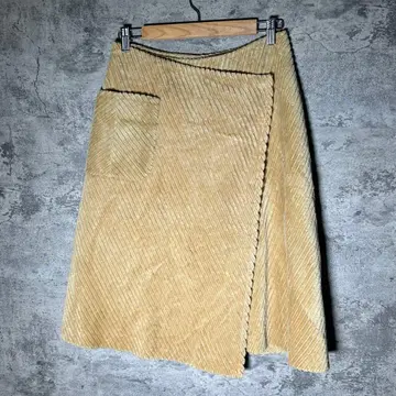 INED 랩 스커트 코듀로이 베이지 무릎 기장 스커트 심플 귀여운