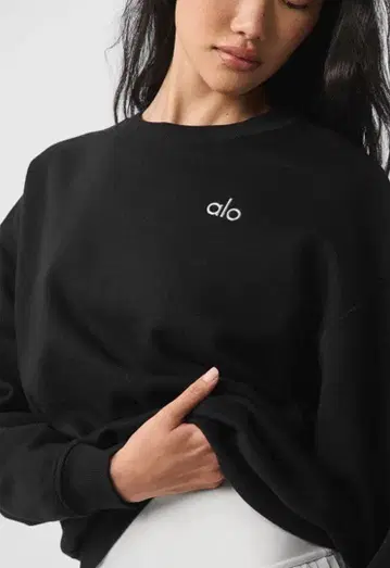 alo 블랙 크루넥 맨투맨 여성용 M 사이즈