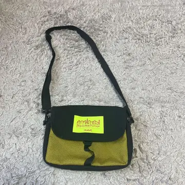 메쉬 소재 숄더백 블랙 x 노랑