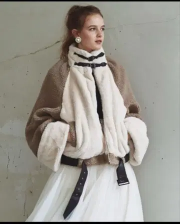 la belle Etude 가죽 벨트 x 볼륨 소매 보아 자켓 F