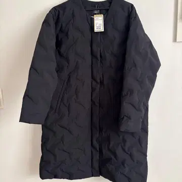 미사용 TIGORA 티고라 알루미늄 축열 패디드 노카라 코트 블랙