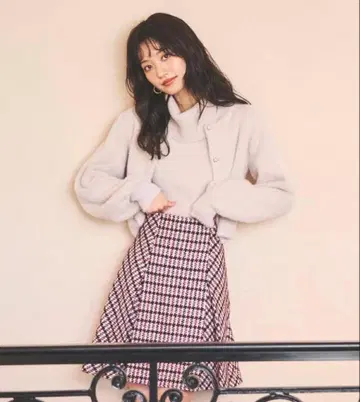 새상품급 And Couture 라메 샤기 니트 앙상블