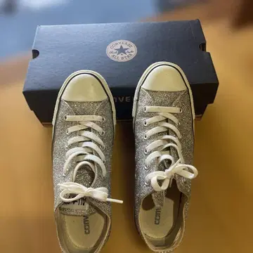 CONVERSE ALL STAR 실버 글리터 스니커즈 중고품입니다.