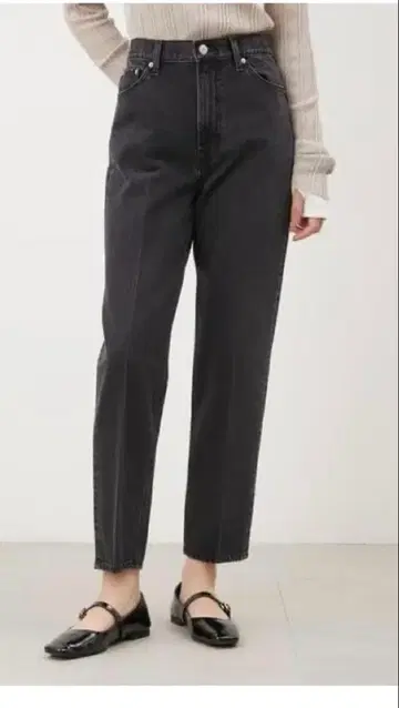 새상품 Mila Owen 미라 오웬 센터 프레스 맘 테이퍼드 데님