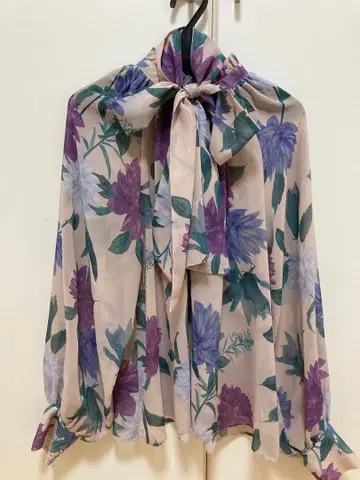 새상품급 eimy istoire 플라워 프린트 블라우스