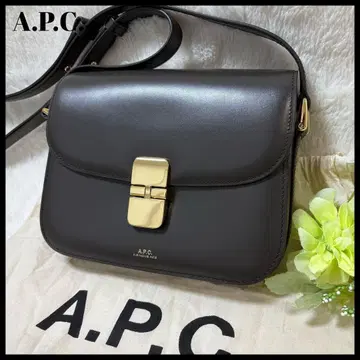 새상품급 A.P.C. 숄더백 가죽 로고 그레이스 골드 금장 장식