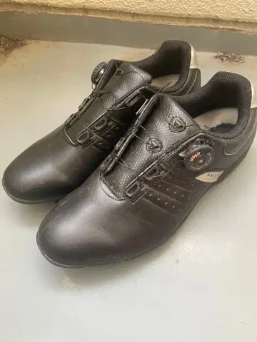 보아 시스템 탑재 골프화 블랙