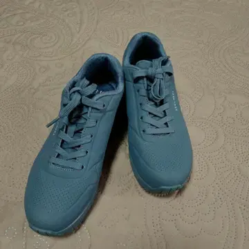 새상품급 스케쳐스 우노 스탠드 온 에어 블루 24cm