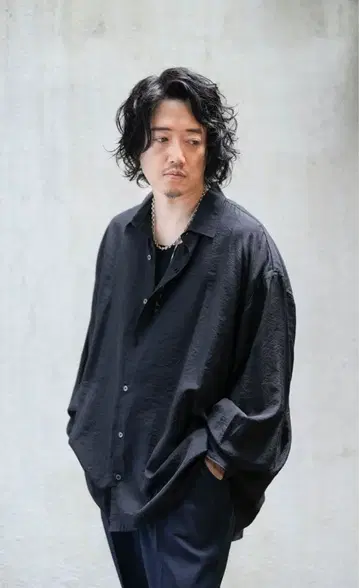 MB STANDARD 실키 드레이프 셔츠 블랙