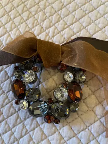 FOXEY 큐빅 브로치