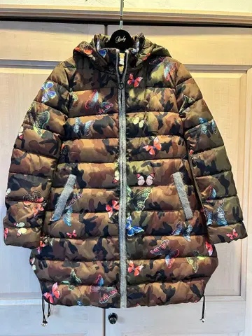 GEXUEAISHANG 카모 패턴 나비 자수 패딩 자켓