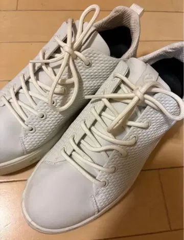 [선착순] ecco 메쉬 화이트 방수 스니커즈 24cm 38