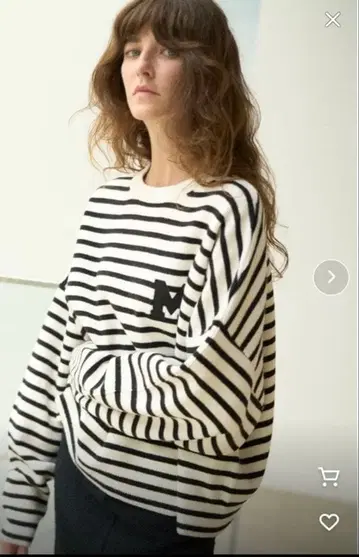 스트라이프 긴팔 스웨터 로고 포함