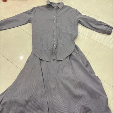 미라 오웬 그레이 긴팔 셔츠 원피스 플레어 스커트