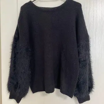 OZOC 블랙 퍼 소매 니트 스웨터 사이즈 38 새상품급