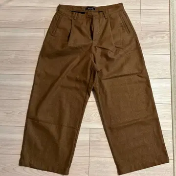 브라운 와이드 팬츠 플리츠 포함