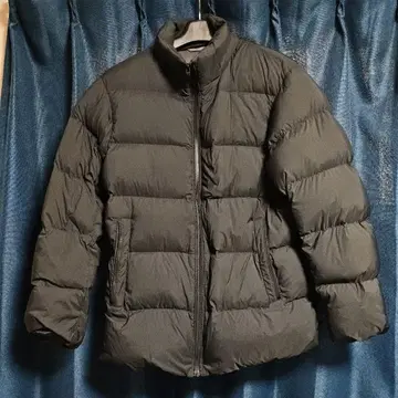 유니클로 파우더 소프트 다운 자켓 블랙 M