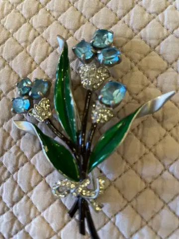 Foxes 빈티지풍 꽃다발 브로치