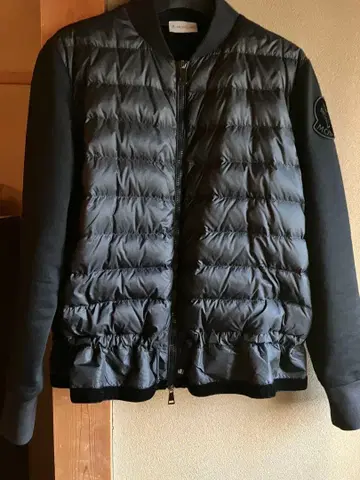 MONCLER 블랙 다운 자켓 사이즈 M